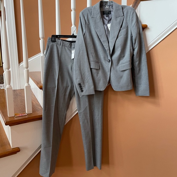 Banana Republic Factory NWT Sz 4 Ryan pant and matching Gray twill blazer - Picture 2 of 16